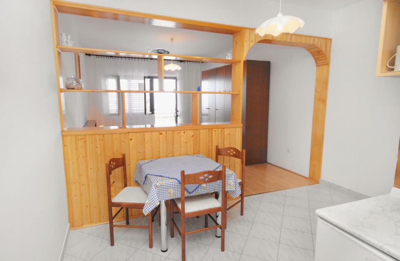 Apartments By The Sea Klenovica, Novi Vinodolski - 5581 Buitenkant foto